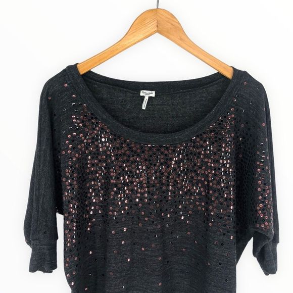 Splendid Grey Metallic Sequin 3/4 Sleeve Wide Neck Sweater size Medium - Picture 2 of 12